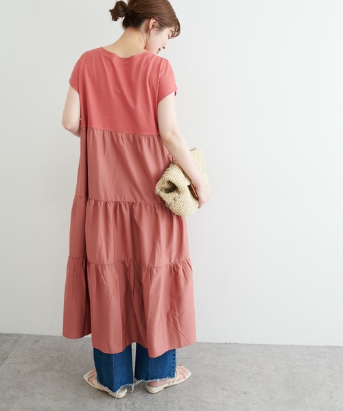 natural couture(ナチュラルクチュール)の「【WEB限定カラー有り】バックシャツティアードTワンピース(ワンピース・レディース・オフホワイト/ブラック/ベージュ/ブラウン/ミント/レッド・FREE)」の6枚目の写真