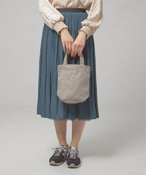 closet story（クローゼットストーリー）の「＜closet story（クローゼットストーリー）＞キャンバス イニシャル トートバッグ（トートバッグ・レディース・その他1/その他2/その他3/その他4/その他5/その他6・FREE）」の2枚目の写真