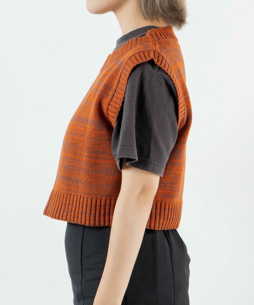DuKKah(デュカ)の「Dukkah/【低身長向け】ショートニットベスト(ベスト・レディース・オレンジ系その他/グリーン/ホワイト系その他/ブラック/その他1/その他2・XS/X-SMALL)」の9枚目の写真