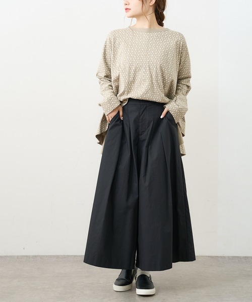 PUAL CE CIN（ピュアルセシン）の「小花抜染プリント後ろフレアロングスリーブ（Tシャツ/カットソー・レディース・チャコール/ブラウン/ベージュ/ブルー・FREE）」の10枚目の写真