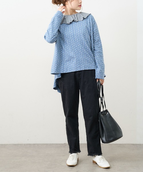 PUAL CE CIN（ピュアルセシン）の「小花抜染プリント後ろフレアロングスリーブ（Tシャツ/カットソー・レディース・チャコール/ブラウン/ベージュ/ブルー・FREE）」の16枚目の写真