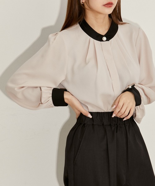 vis-`a-vis（ビサビ）の「【追加生産】【WEB限定】ドット/無地の2パターン。パール釦付きバイカラータック長袖ブラウス（シャツ/ブラウス・レディース・グリーン/パープル系その他/ピンク系その他2/ブラック系その他/オフホワイト/ネイビー/ブルー系その他7/ホワイト・FREE）」の8枚目の写真