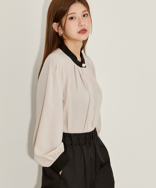 vis-`a-vis（ビサビ）の「【追加生産】【WEB限定】ドット/無地の2パターン。パール釦付きバイカラータック長袖ブラウス（シャツ/ブラウス・レディース・グリーン/パープル系その他/ピンク系その他2/ブラック系その他/オフホワイト/ネイビー/ブルー系その他7/ホワイト・FREE）」の20枚目の写真