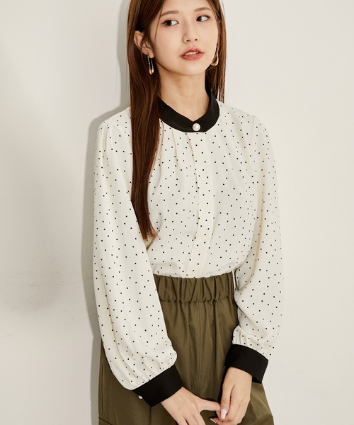 vis-`a-vis（ビサビ）の「【追加生産】【WEB限定】ドット/無地の2パターン。パール釦付きバイカラータック長袖ブラウス（シャツ/ブラウス・レディース・グリーン/パープル系その他/ピンク系その他2/ブラック系その他/オフホワイト/ネイビー/ブルー系その他7/ホワイト・FREE）」の17枚目の写真