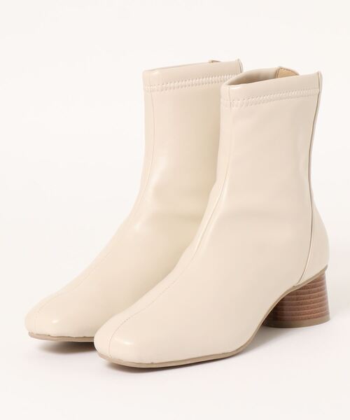 Te chichi TERRASSE（テチチテラス）の「ストレッチショートブーツ（ブーツ・レディース・オフホワイト/ブラック/ブラウン・MEDIUM/LARGE）」の2枚目の写真
