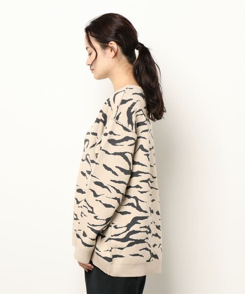 Lui's（ルイス）の「ゼブラ柄ジャガードプルオーバー（ニット/セーター・レディース・ブラック/ホワイト系その他・FREE）」の3枚目の写真