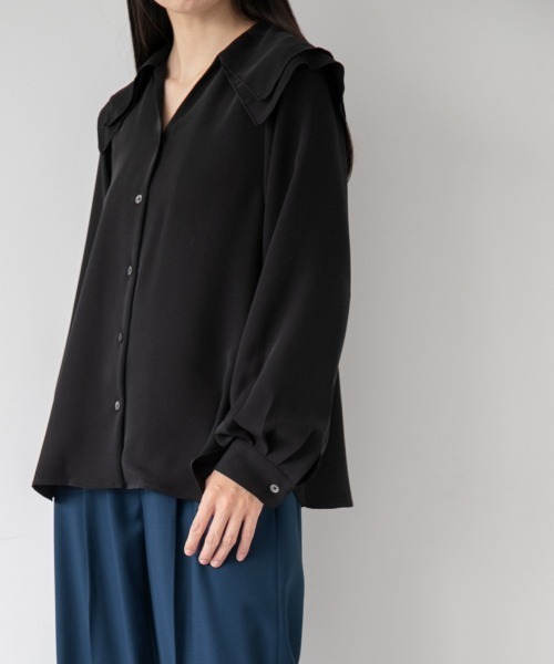 yuw(ユウ)の「DOUBLE COLLAR BLOUSE 237111(シャツ/ブラウス・レディース・ホワイト/ブラック/ブルー・FREE)」の4枚目の写真