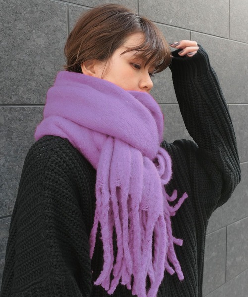 CORNERS(コーナーズ)の「フリンジボリュームマフラー(マフラー・レディース・グリーン/アイボリー/ブルー/ブラック/ブラウン/オレンジ/ピンク/ダークグリーン/テラコッタ/イエロー/ラベンダー/ライラック/コーラル/ミント/カーキ/パープル/スモークピンク/キャメル/フューシャピンク/ベージュ系その他/マスタード/ダークカーキ/ライトブルー/グレー/レッド/シャーベット/ライトカーキ/モスグリーン・FREE)」の18枚目の写真