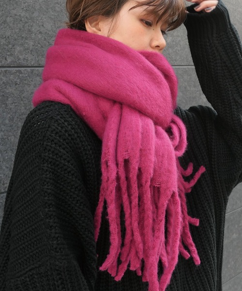 CORNERS(コーナーズ)の「フリンジボリュームマフラー(マフラー・レディース・グリーン/アイボリー/ブルー/ブラック/ブラウン/オレンジ/ピンク/ダークグリーン/テラコッタ/イエロー/ラベンダー/ライラック/コーラル/ミント/カーキ/パープル/スモークピンク/キャメル/フューシャピンク/ベージュ系その他/マスタード/ダークカーキ/ライトブルー/グレー/レッド/シャーベット/ライトカーキ/モスグリーン・FREE)」の22枚目の写真