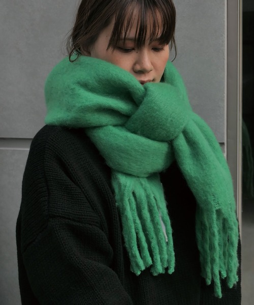 CORNERS(コーナーズ)の「フリンジボリュームマフラー(マフラー・レディース・グリーン/アイボリー/ブルー/ブラック/ブラウン/オレンジ/ピンク/ダークグリーン/テラコッタ/イエロー/ラベンダー/ライラック/コーラル/ミント/カーキ/パープル/スモークピンク/キャメル/フューシャピンク/ベージュ系その他/マスタード/ダークカーキ/ライトブルー/グレー/レッド/シャーベット/ライトカーキ/モスグリーン・FREE)」の9枚目の写真