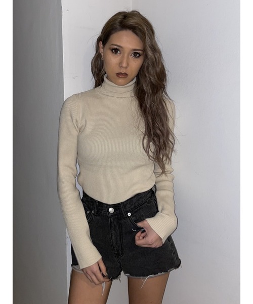 EGOIST（エゴイスト）の「タートルリブニットトップス（ニット/セーター・レディース・ライトブラウン/ブラック/グリーン/アイボリー・FREE）」の3枚目の写真