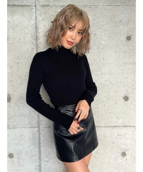 EGOIST（エゴイスト）の「タートルリブニットトップス（ニット/セーター・レディース・ライトブラウン/ブラック/グリーン/アイボリー・FREE）」の2枚目の写真