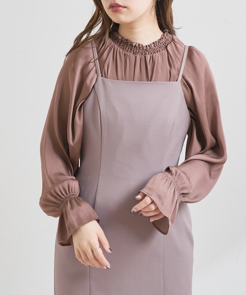 natural couture(ナチュラルクチュール)の「【WEB限定】便利なシャーリングボリューム袖ブラウス(シャツ/ブラウス・レディース・ブラウン/アイボリー/ラベンダー/スミクロ・FREE)」の4枚目の写真