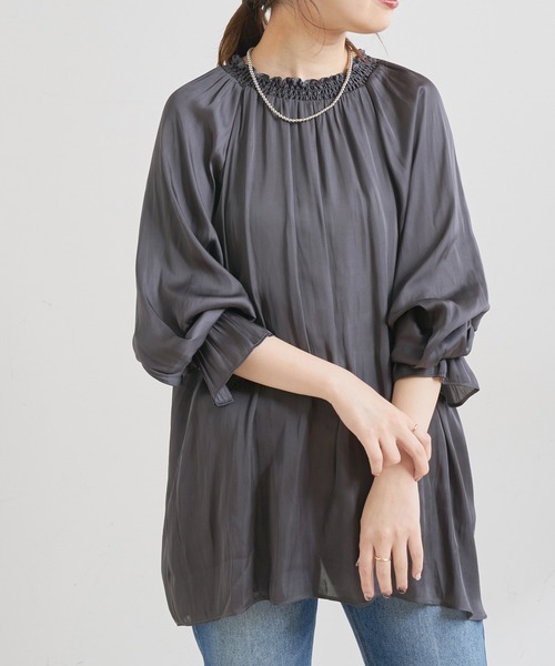 natural couture(ナチュラルクチュール)の「【WEB限定】便利なシャーリングボリューム袖ブラウス(シャツ/ブラウス・レディース・ブラウン/アイボリー/ラベンダー/スミクロ・FREE)」の3枚目の写真