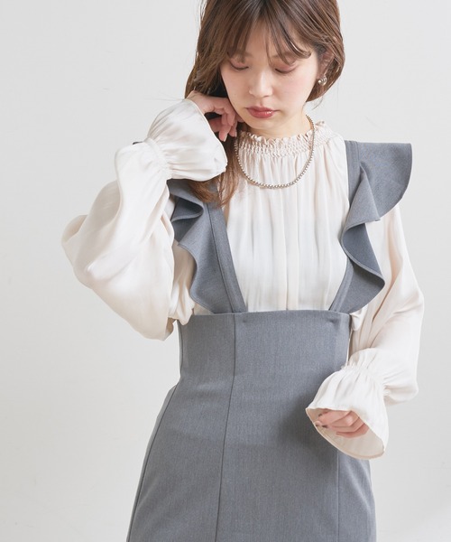 natural couture(ナチュラルクチュール)の「【WEB限定】便利なシャーリングボリューム袖ブラウス(シャツ/ブラウス・レディース・ブラウン/アイボリー/ラベンダー/スミクロ・FREE)」の5枚目の写真