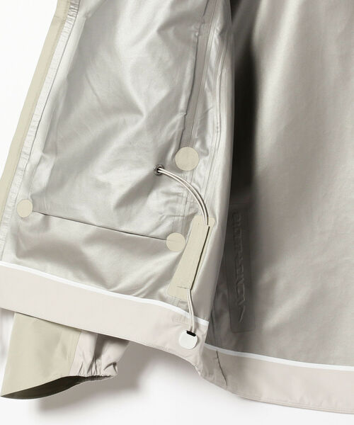 NIKE ACG(ナイキエィシージー)の「NIKE / ACG GORE-TEX Chain of Craters(ブルゾン・メンズ・ナチュラル/オレンジ・MEDIUM/LARGE/X-LARGE/XX-LARGE)」の7枚目の写真