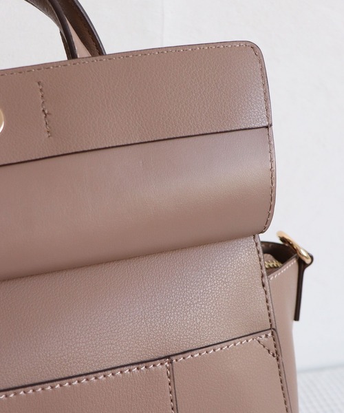 MIAN (ミアン)の「【ドラマ着用 / 詳細動画あり】ANNABEL / ダブルフラップ2wayハンドバッグ(ハンドバッグ・レディース・グリーン/ブラック/モカ/アイボリー/ダークブラウン/チャコールグレー/ボルドー/ライトイエロー/ミント/レッド・FREE)」の13枚目の写真