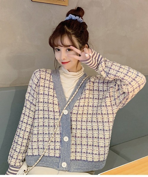 VIBGYOR Women（ヴィブジョー　ウィメン）の「【KOREA SELECT】カラフル ツイード Vネック カーディガン（カーディガン/ボレロ・レディース・ピンク/ブルー・FREE）」の7枚目の写真