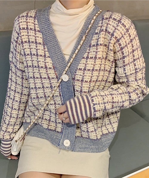 VIBGYOR Women（ヴィブジョー　ウィメン）の「【KOREA SELECT】カラフル ツイード Vネック カーディガン（カーディガン/ボレロ・レディース・ピンク/ブルー・FREE）」の3枚目の写真