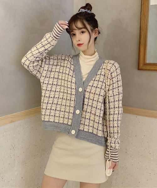 VIBGYOR Women（ヴィブジョー　ウィメン）の「【KOREA SELECT】カラフル ツイード Vネック カーディガン（カーディガン/ボレロ・レディース・ピンク/ブルー・FREE）」の11枚目の写真