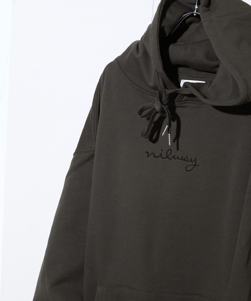 NILWAY（ニルウェイ）の「ファインコットン裏毛nilway筆記ロゴ刺繍ビッグパーカー（パーカー・メンズ・ブラック/オフホワイト/グリーン/チャコール・MEDIUM/LARGE）」の15枚目の写真