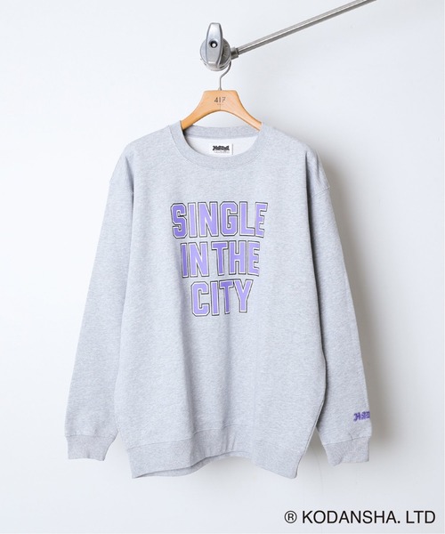 417 EDIFICE SELECT(フォーワンセブンエディフィスセレクト)の「【Hot-Dog PRESS / ホットドッグプレス】別注 COVER PHRASE C/Nスウェット(スウェット・メンズ・チャコールグレー/アイボリー・MEDIUM/LARGE)」の1枚目の写真