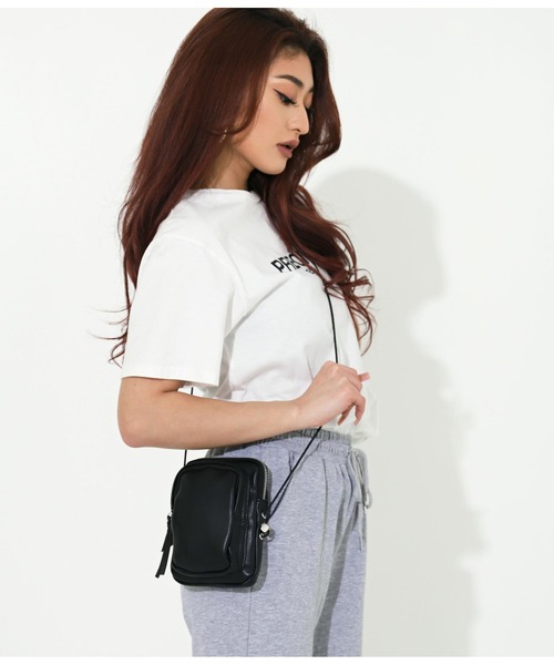 LATINA(ラティーナ)の「フェイクレザードローストリングクロスボディバッグ(ショルダーバッグ・レディース・ブラック・FREE)」の6枚目の写真