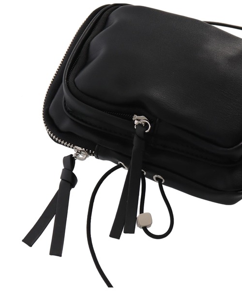 LATINA(ラティーナ)の「フェイクレザードローストリングクロスボディバッグ(ショルダーバッグ・レディース・ブラック・FREE)」の10枚目の写真
