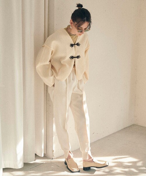 MATURED（マチュアード）の「【MATURED/マチュアード】ヘムスリットジョガーパンツ（その他パンツ・レディース・オフホワイト/ブラック・1/2）」の15枚目の写真