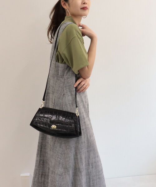 fredy emue（フレディエミュ）の「【M ROSE/エムローズ】型押しカーブフォルム ショルダーバッグ（ショルダーバッグ・レディース・ブラック/イエロー・FREE）」の8枚目の写真