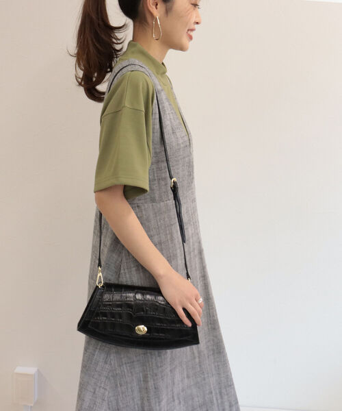 fredy emue（フレディエミュ）の「【M ROSE/エムローズ】型押しカーブフォルム ショルダーバッグ（ショルダーバッグ・レディース・ブラック/イエロー・FREE）」の17枚目の写真