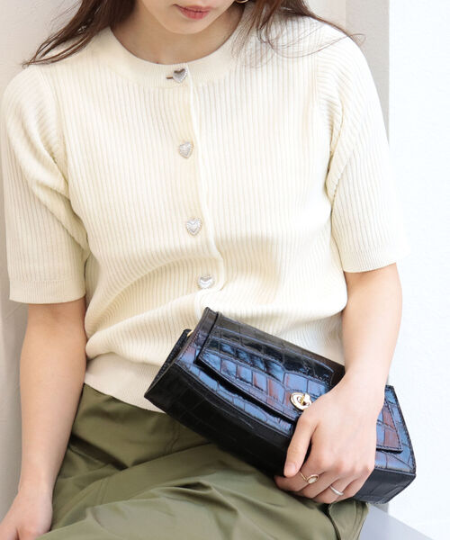 fredy emue（フレディエミュ）の「【M ROSE/エムローズ】型押しカーブフォルム ショルダーバッグ（ショルダーバッグ・レディース・ブラック/イエロー・FREE）」の3枚目の写真