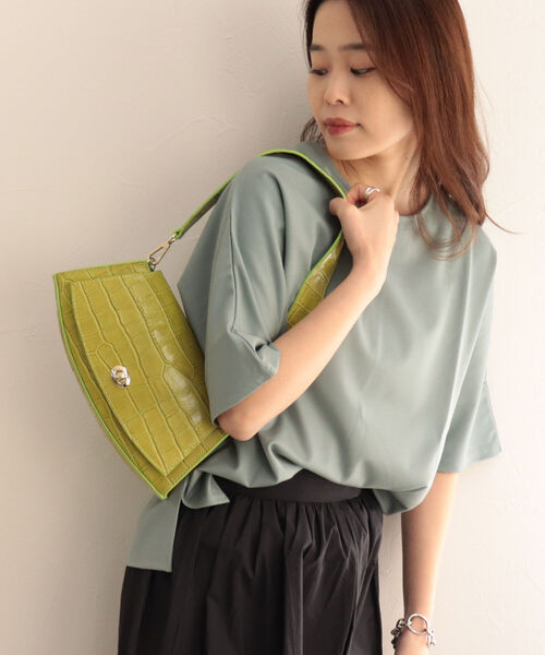 fredy emue（フレディエミュ）の「【M ROSE/エムローズ】型押しカーブフォルム ショルダーバッグ（ショルダーバッグ・レディース・ブラック/イエロー・FREE）」の9枚目の写真