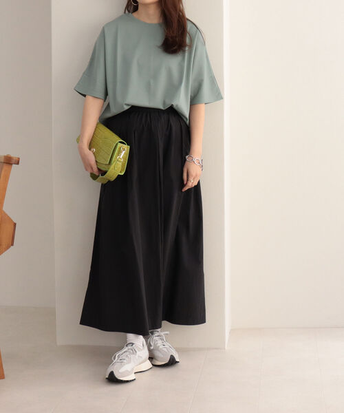 fredy emue（フレディエミュ）の「【M ROSE/エムローズ】型押しカーブフォルム ショルダーバッグ（ショルダーバッグ・レディース・ブラック/イエロー・FREE）」の6枚目の写真