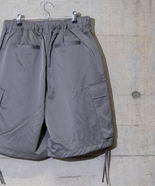 JOHN'S CLOSET(ジョンズクローゼット)の「【13】ワイドカーゴショーツ(カーゴパンツ・メンズ・グレー/オリーブ/ブラック・MEDIUM/LARGE)」の4枚目の写真