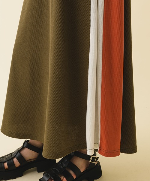 ROSIEE（ロージー）の「ROSIEE ワッフル素材脇配色ワンピース（ワンピース・レディース・ブラック/カーキ・FREE）」の20枚目の写真