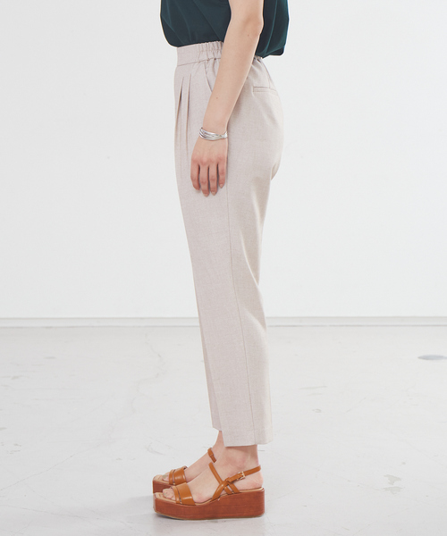 abahouse mavie(アバハウスマヴィ)の「【感嘆パンツ】リネン混タックテーパードパンツ(その他パンツ・レディース・ブラック/ベージュ/ピンク/ピンク系その他/ベージュ系その他・40/38/36/34/32)」の18枚目の写真