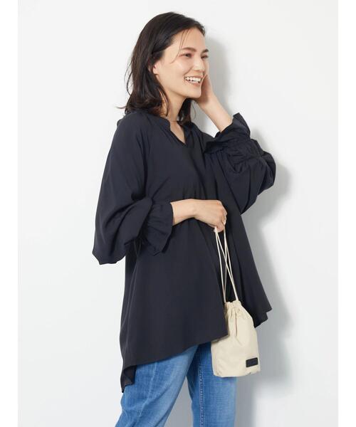 AMERICAN HOLIC(アメリカンホリック)の「バックボタンラグランブラウス(シャツ/ブラウス・レディース・ブラック/ライトベージュ/ブルー・M/L)」の4枚目の写真