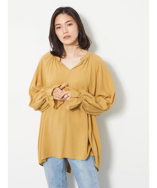 AMERICAN HOLIC(アメリカンホリック)の「バックボタンラグランブラウス(シャツ/ブラウス・レディース・ブラック/ライトベージュ/ブルー・M/L)」の5枚目の写真