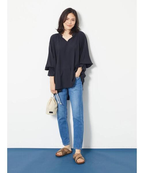 AMERICAN HOLIC(アメリカンホリック)の「バックボタンラグランブラウス(シャツ/ブラウス・レディース・ブラック/ライトベージュ/ブルー・M/L)」の16枚目の写真