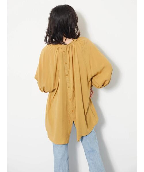 AMERICAN HOLIC(アメリカンホリック)の「バックボタンラグランブラウス(シャツ/ブラウス・レディース・ブラック/ライトベージュ/ブルー・M/L)」の21枚目の写真