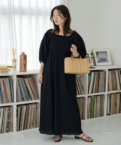 Kastane（カスタネ）の「【サイズ展開あり】ギンガムシャーリングワンピース（ワンピース・レディース・ブラック/ネイビー/イエロー/ブルー・1/0）」の9枚目の写真