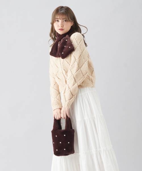 estaa(エスタ)の「バッグ&ファーマフラー ”パールビジュー”(マフラー・レディース・グレー/オフホワイト/ホワイト/ライトグレー/ダークブラウン/レオパード・FREE)」の15枚目の写真