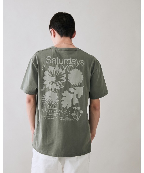 Saturdays NYC（サタデーズ ニューヨークシティ ）の「Saturdays Conservatory Standard SS Tee（Tシャツ/カットソー・メンズ・チャコールグレー/ベージュ・M/L/XL/S/X-SMALL）」の2枚目の写真