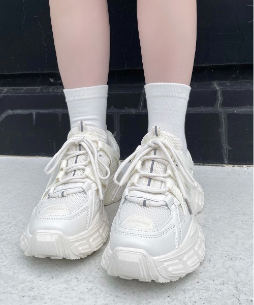 Figments(フィグメンツ)の「ディフェンダースニーカー(スニーカー・レディース・オフホワイト/ブラック・MEDIUM/SMALL)」の17枚目の写真