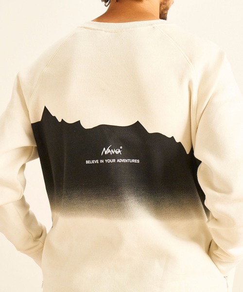 NANGA（ナンガ）の「ECO HYBRID RIDGE LINE PRINT SWEATSHIRT / エコハイブリッドリッジラインプリントスウェットシャツ（スウェット・メンズ・ホワイト/ブラック・S/M/L/XL）」の5枚目の写真