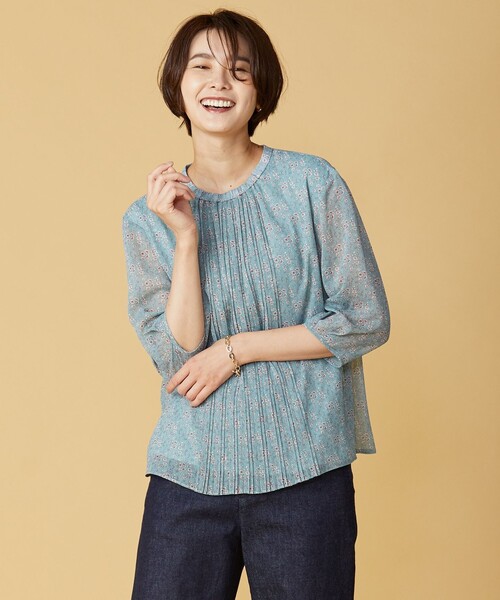 J.PRESS(ジェイプレス)の「プリントプリーツ カットソー(Tシャツ/カットソー・レディース・ベージュ系5/グリーン系5/ネイビー系5/ピンク系5・MEDIUM/LARGE)」の3枚目の写真