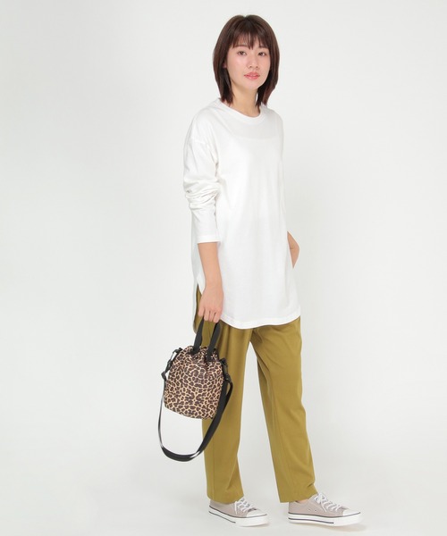 ikka（イッカ）の「コットンUSA裾ラウンドTシャツ（Tシャツ/カットソー・レディース・チャコールグレー/オフホワイト/その他1・M/L）」の4枚目の写真