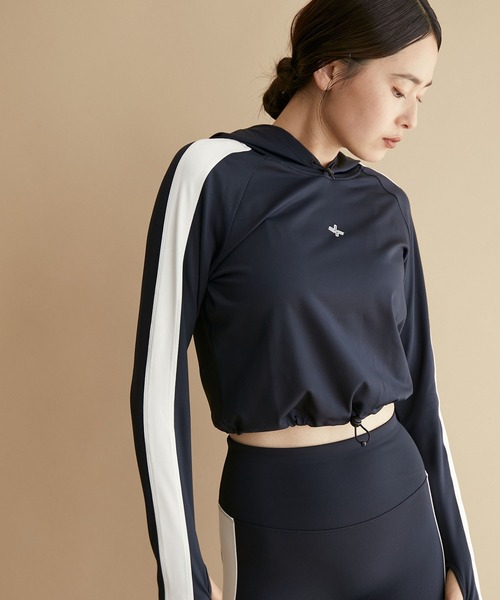 XEXYMIX(ゼクシィミックス)の「【XEXYMIX】接触冷感&UV サイドライン フード付き 長袖トップ(Tシャツ/カットソー・レディース・ブラック・S/M)」の3枚目の写真