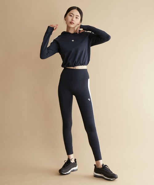XEXYMIX(ゼクシィミックス)の「【XEXYMIX】接触冷感&UV サイドライン フード付き 長袖トップ(Tシャツ/カットソー・レディース・ブラック・S/M)」の14枚目の写真